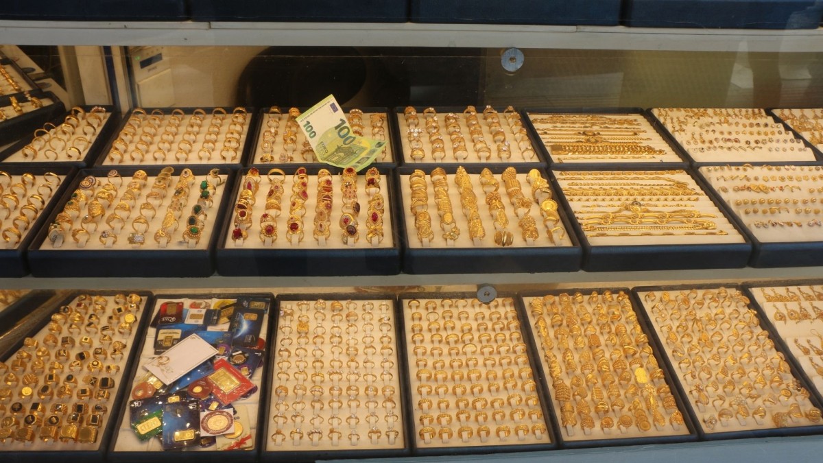 Altın ve gümüş fiyatları düşüyor: Yatırımcılar fırsatı değerlendiriyor