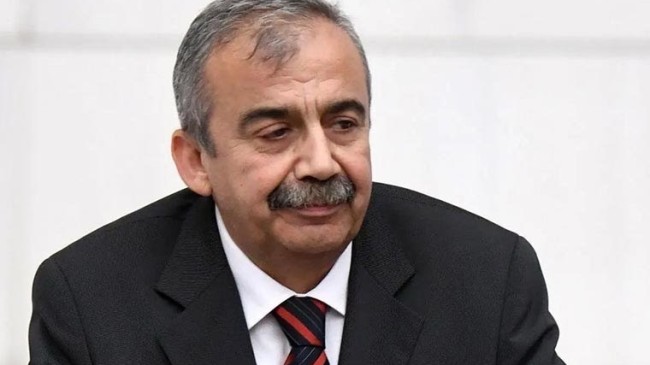 Sırrı Süreyya Önder hayatını kaybetti